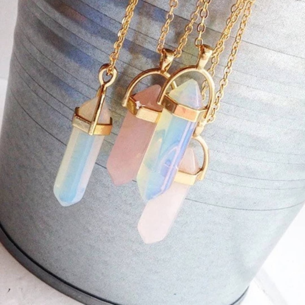 Crystal quart pendant necklace